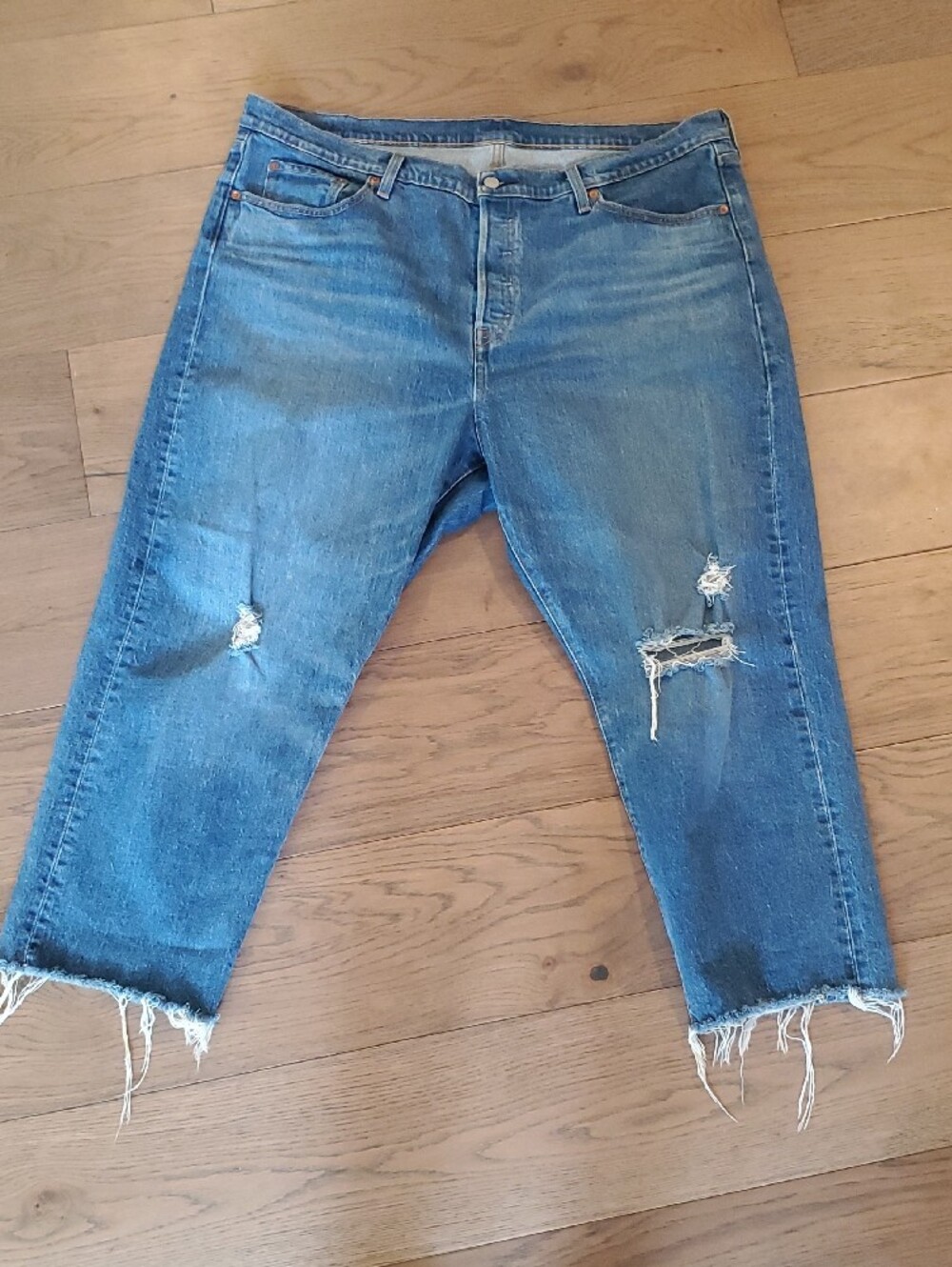 Women’s Blue Distressed Denim Jeans 501